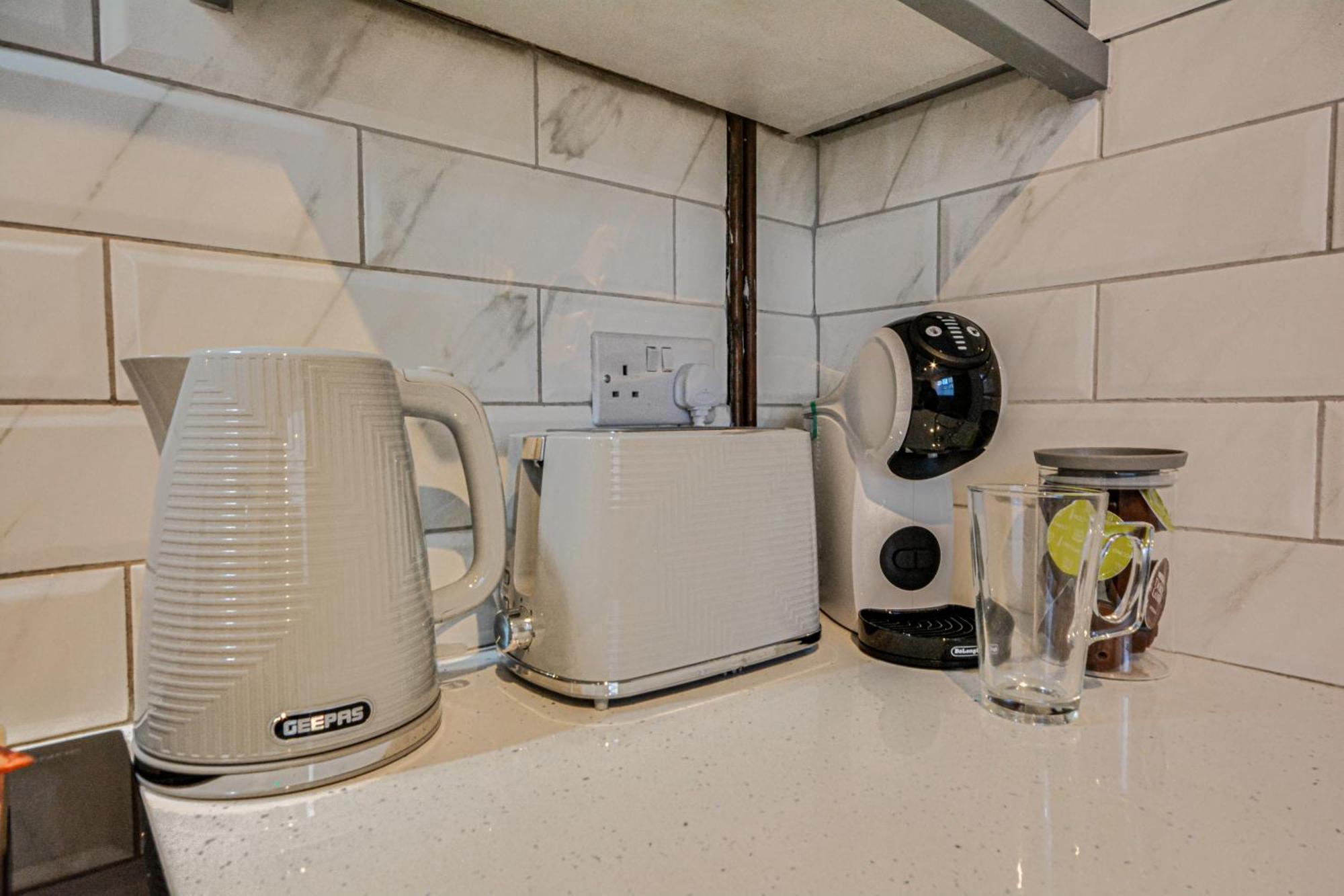 Stay With Alexandra 2 Free Parking - High Speed Free Wifi Liverpool Extérieur photo